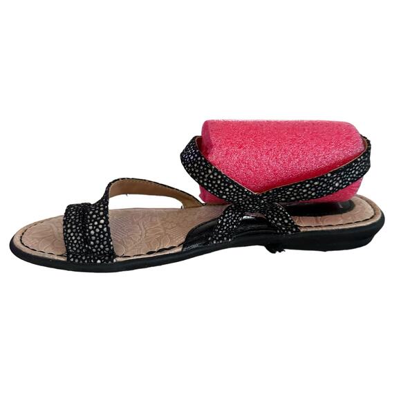 BOC black strappy toe loop flats size 8 - Picture 5 of 8